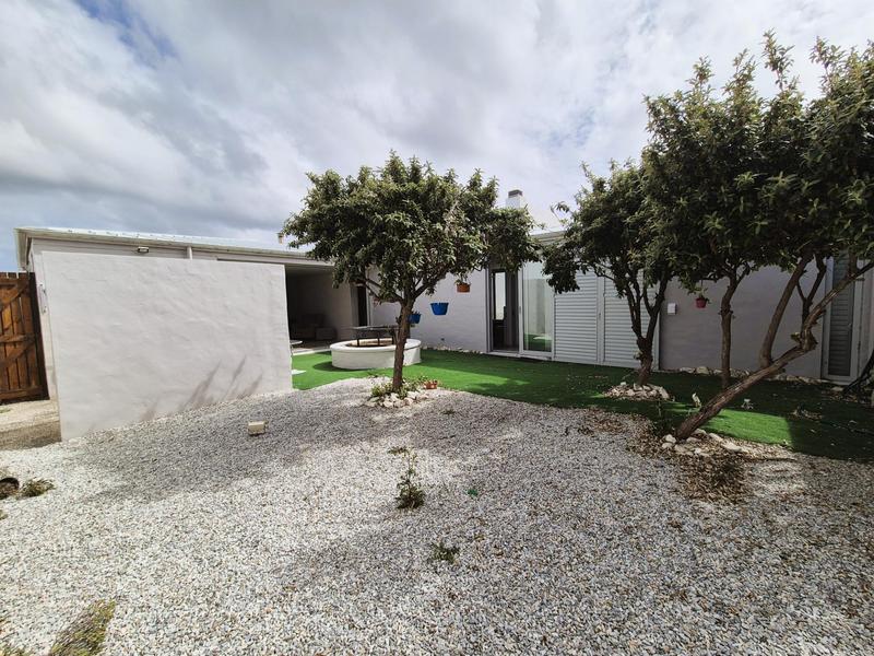 4 Bedroom Property for Sale in Perlemoenbaai Western Cape